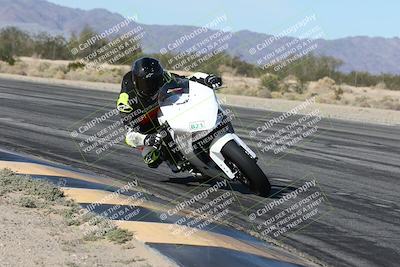 media/Dec-04-2025-Racers Edge (Thu) [[5ebc9f124d]]/3-B Group/3-Session 2 (Turn 7 Inside)/